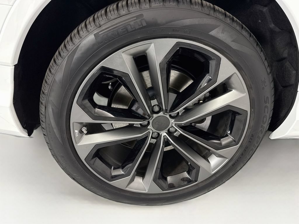 New 2026 Audi Q7 3.0T Premium Plus AWD/4WD image 33