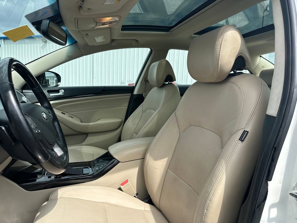 Used 2014 Kia Cadenza Premium w/ Luxury Package FWD image 22
