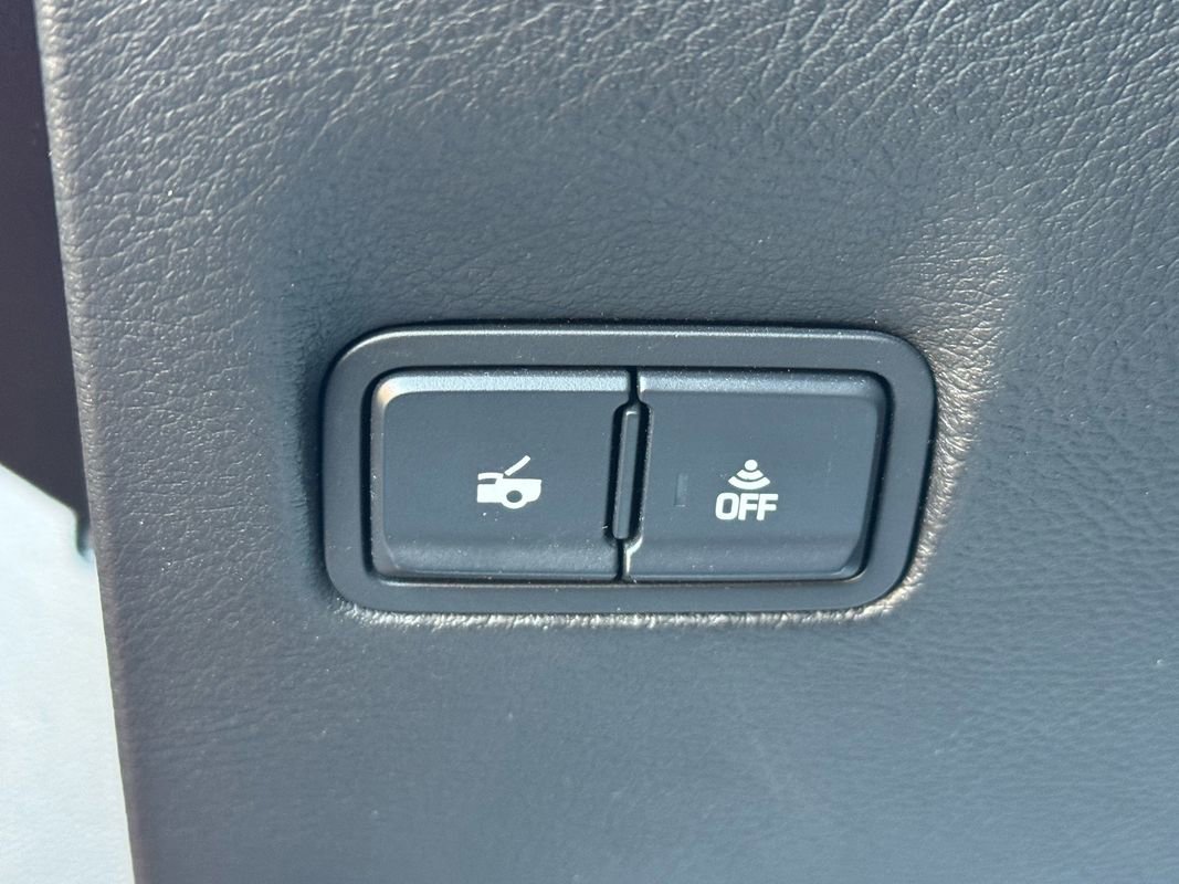 Used 2016 Chevrolet Corvette Stingray Coupe w/ 2LT Preferred Equipment Group image 23