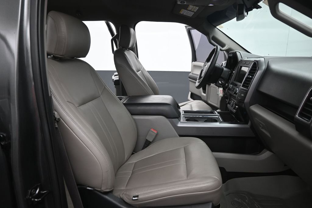 Used 2018 Ford F150 XLT w/ Equipment Group 302A Luxury AWD/4WD image 25