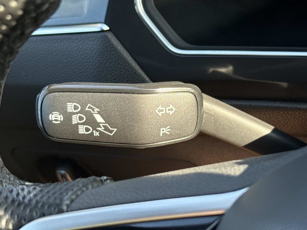 Used 2022 Volkswagen Tiguan SE R-Line AWD/4WD image 23