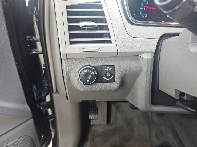 Used 2009 Chevrolet Traverse LT FWD image 22