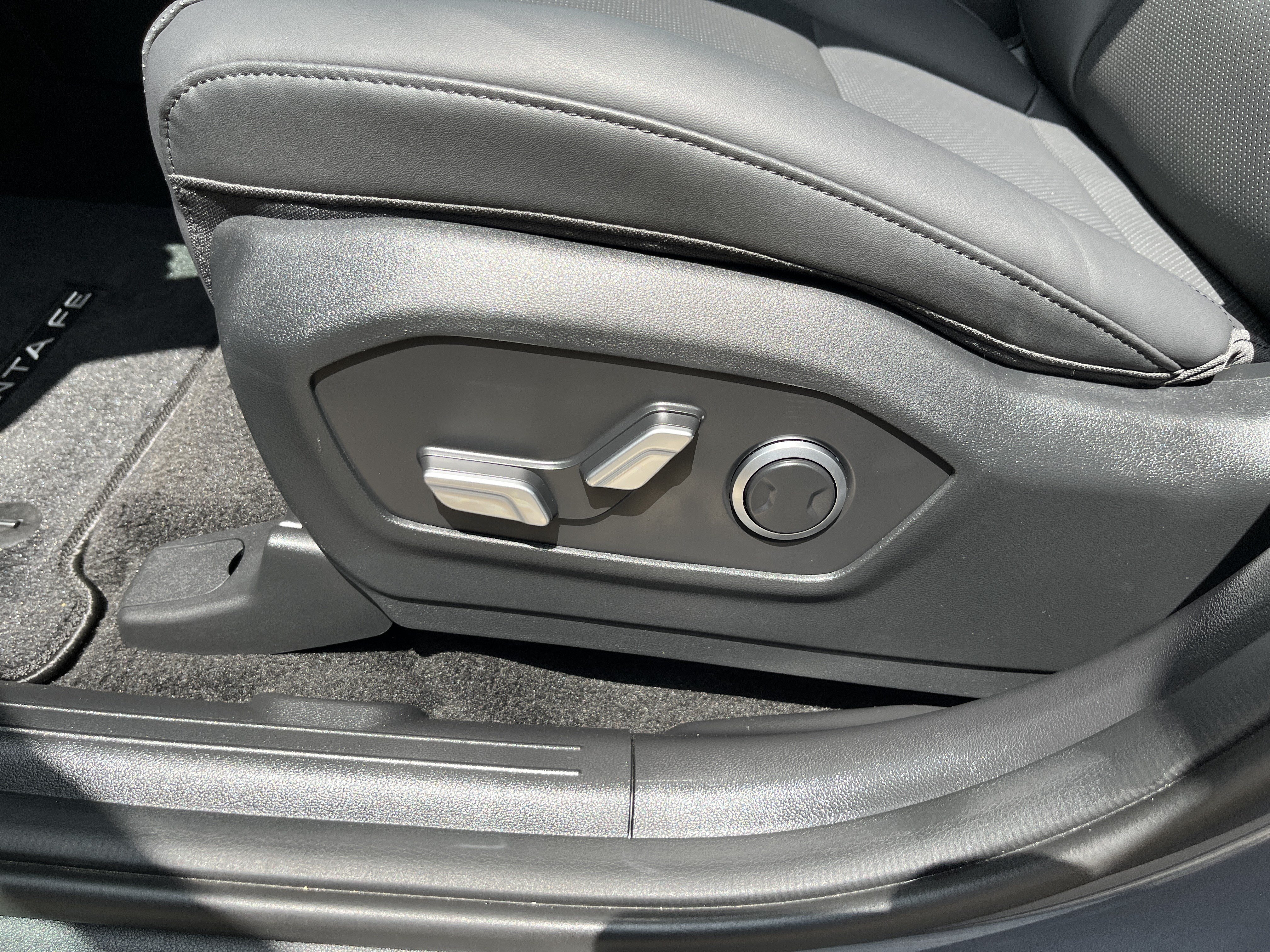 Used 2026 Hyundai Santa Fe SEL FWD image 25