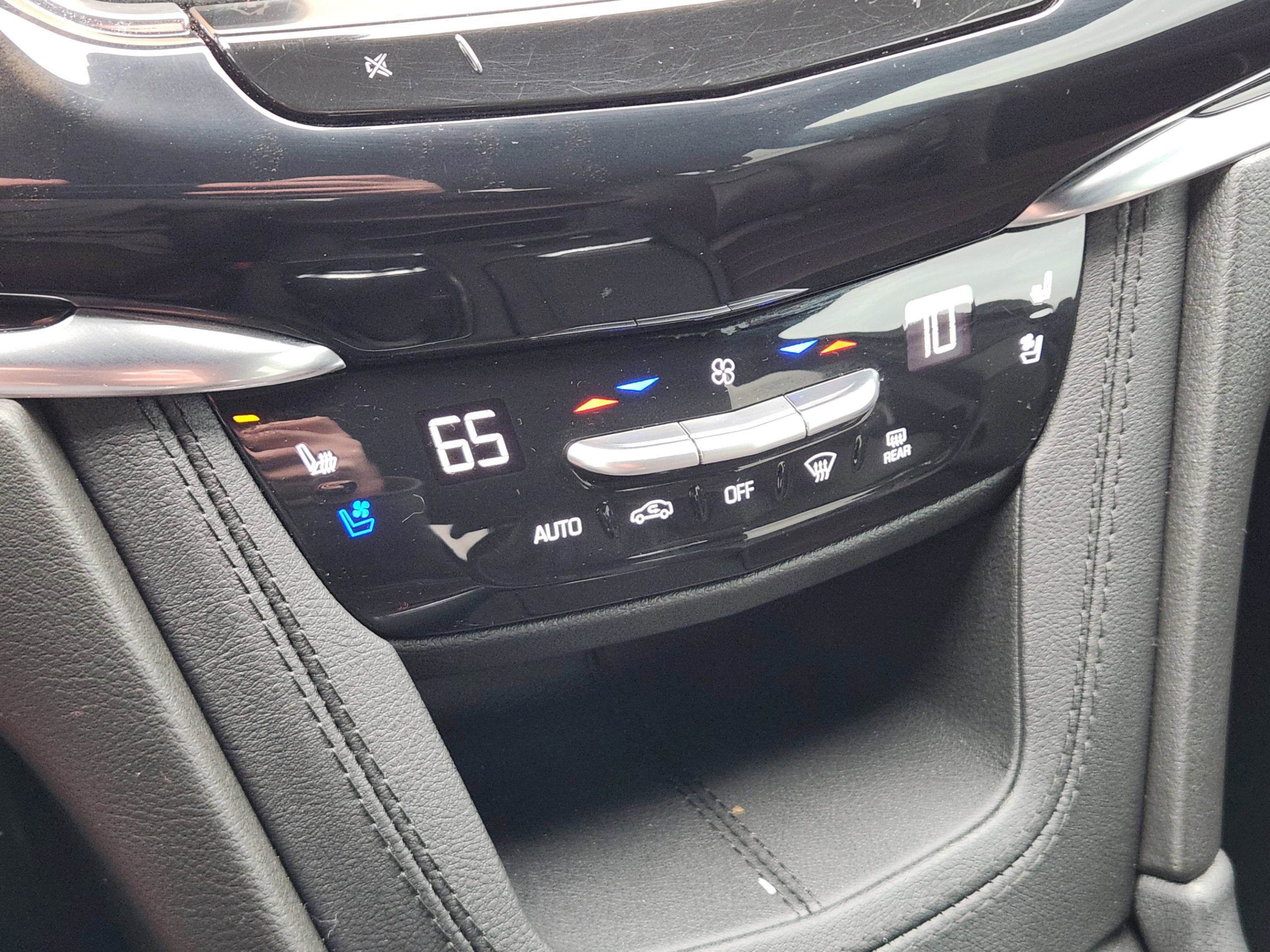 Used 2023 Cadillac XT6 Premium Luxury w/ Technology Package image 17