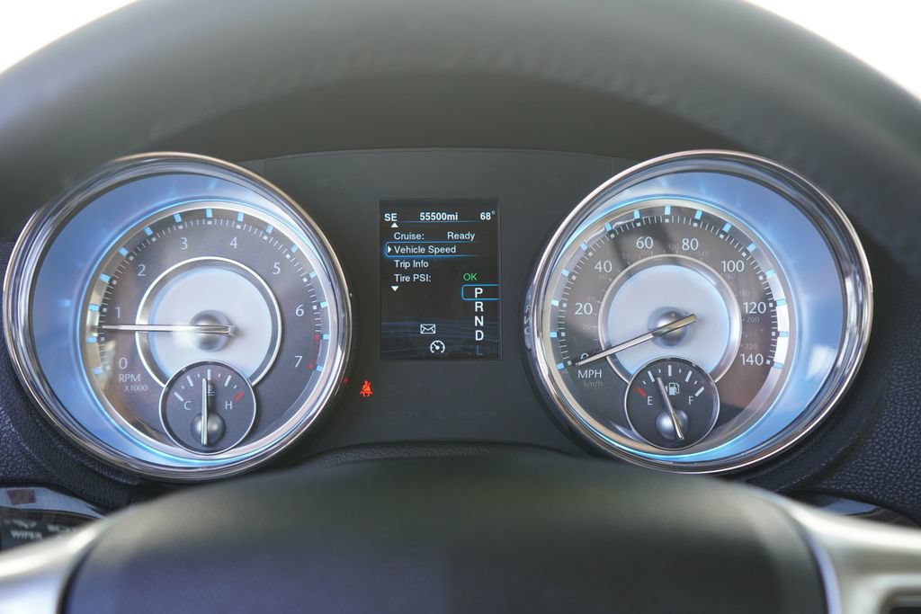 Used 2013 Chrysler 300 AWD w/ Driver Convenience Group image 17