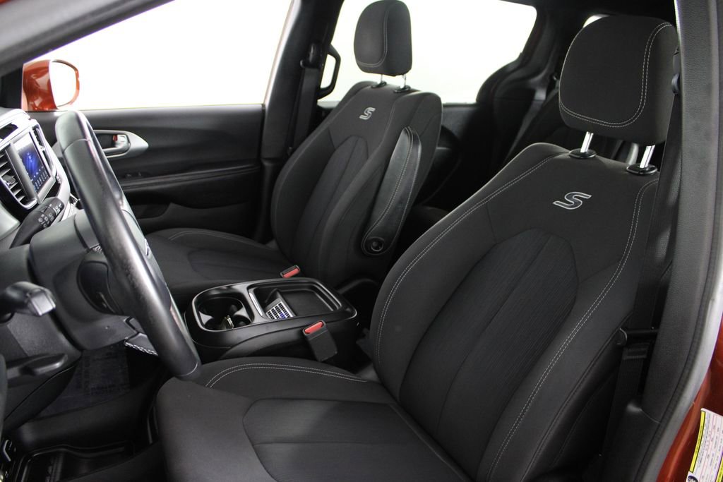Used 2018 Chrysler Pacifica Touring Plus w/ S Appearance Package image 20