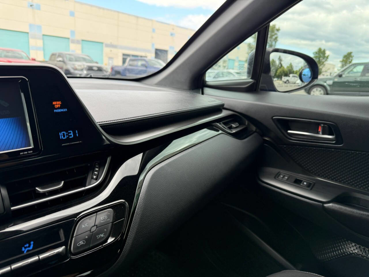 Used 2018 Toyota C-HR XLE image 40
