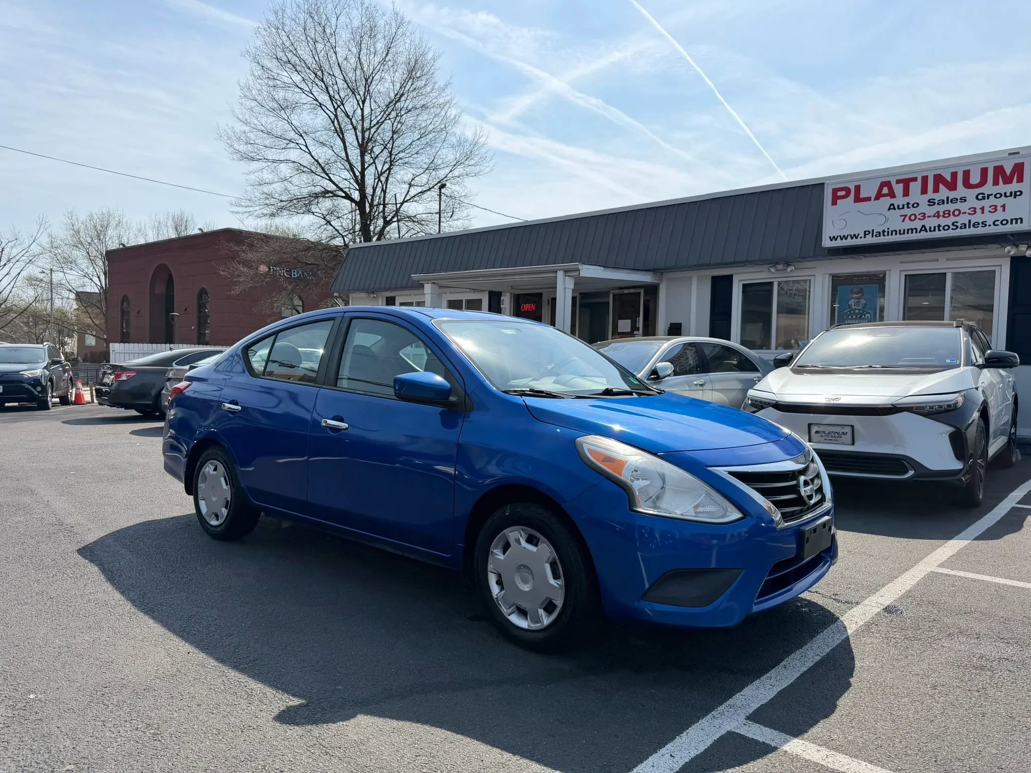Used 2015 Nissan Versa SV image 1