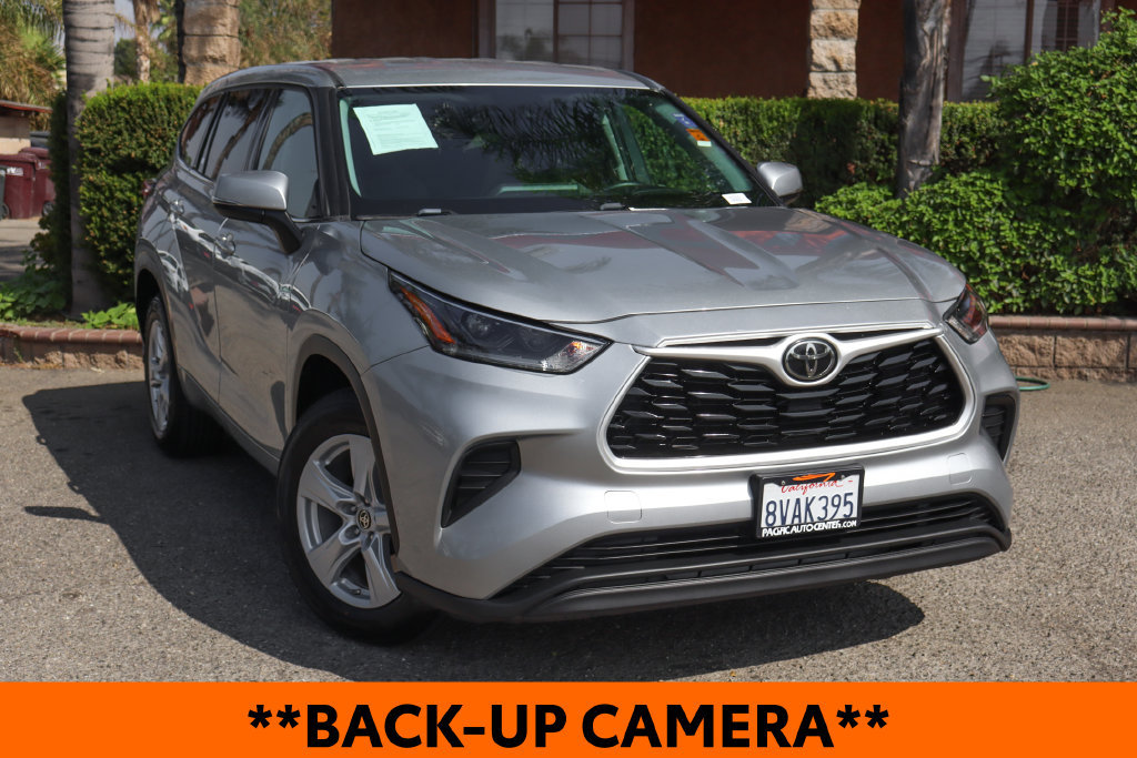 Used 2021 Toyota Highlander L FWD image 2