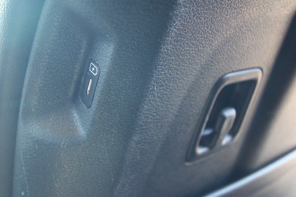 Used 2023 Kia Sportage EX FWD image 37