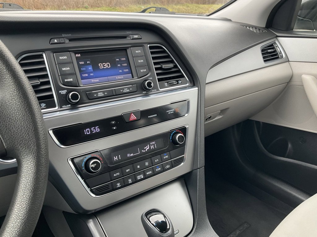 Used 2016 Hyundai Sonata SE image 12