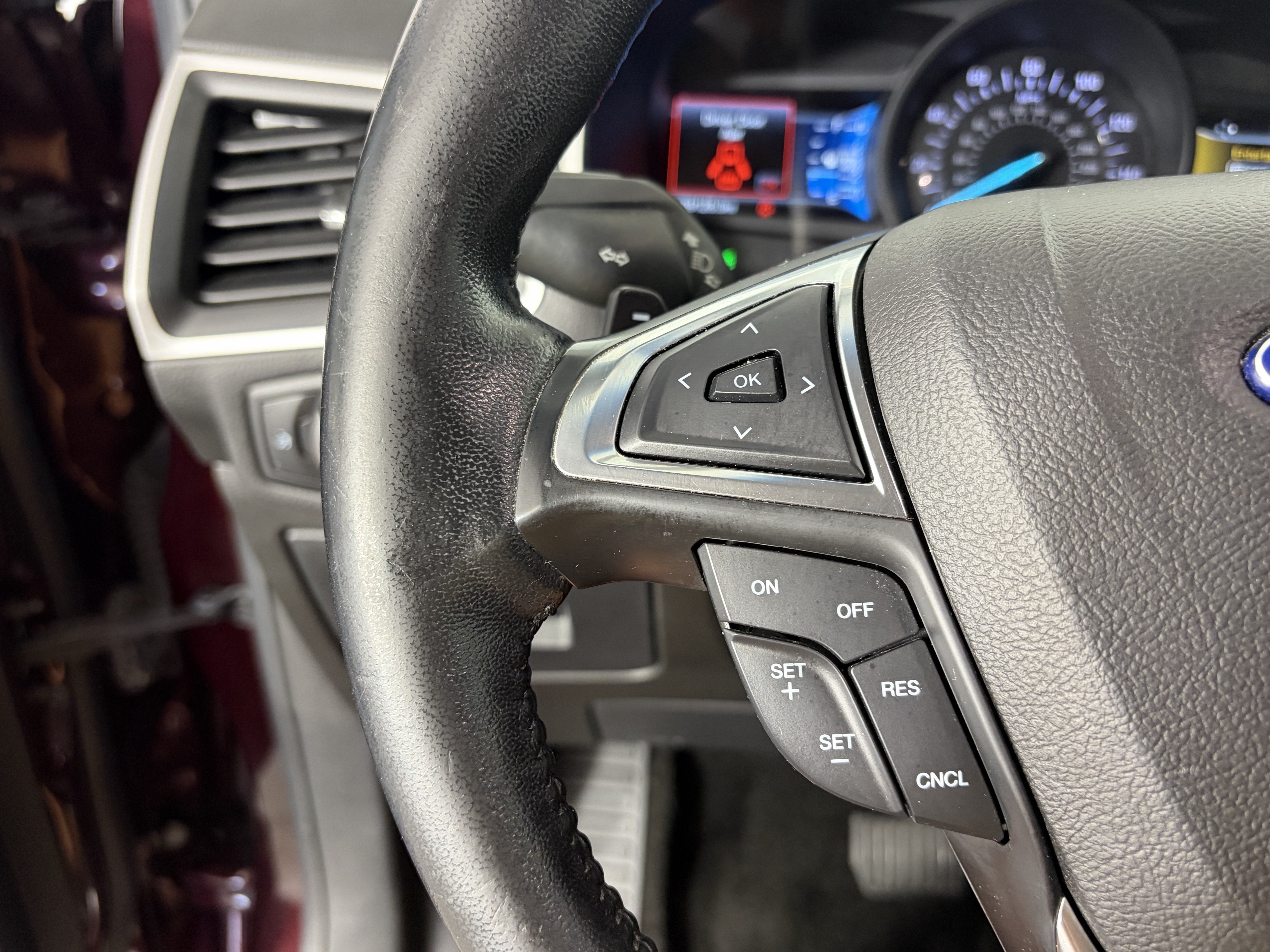 Used 2017 Ford Edge SEL w/ Equipment Group 201A AWD/4WD image 29