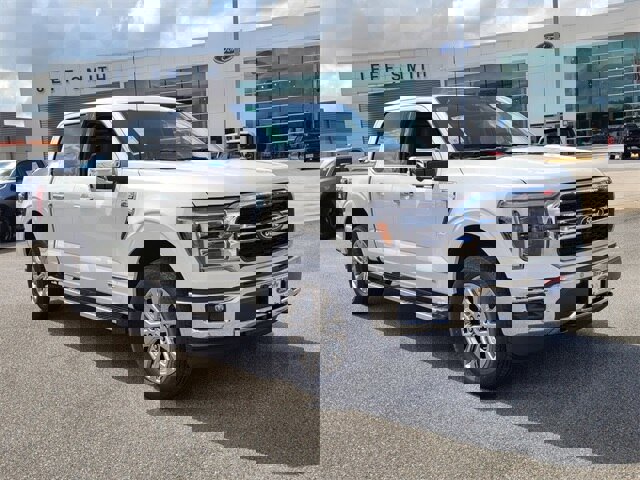 New 2025 Ford F150 Lariat w/ Equipment Group 502A High