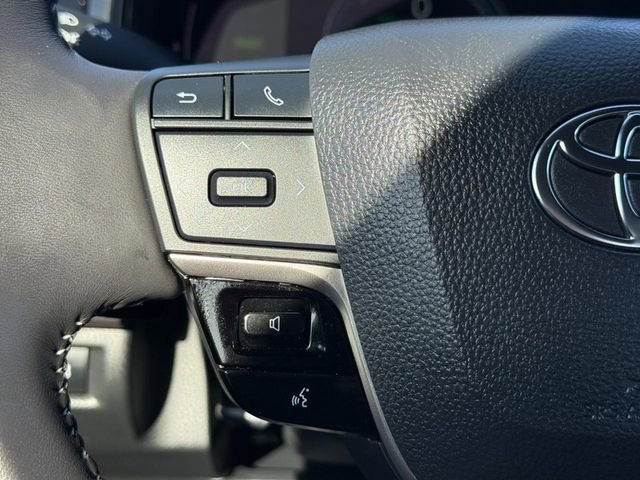 Used 2025 Toyota Camry SE image 13