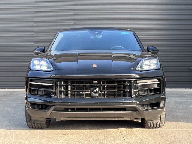 Certified 2025 Porsche Cayenne image 10