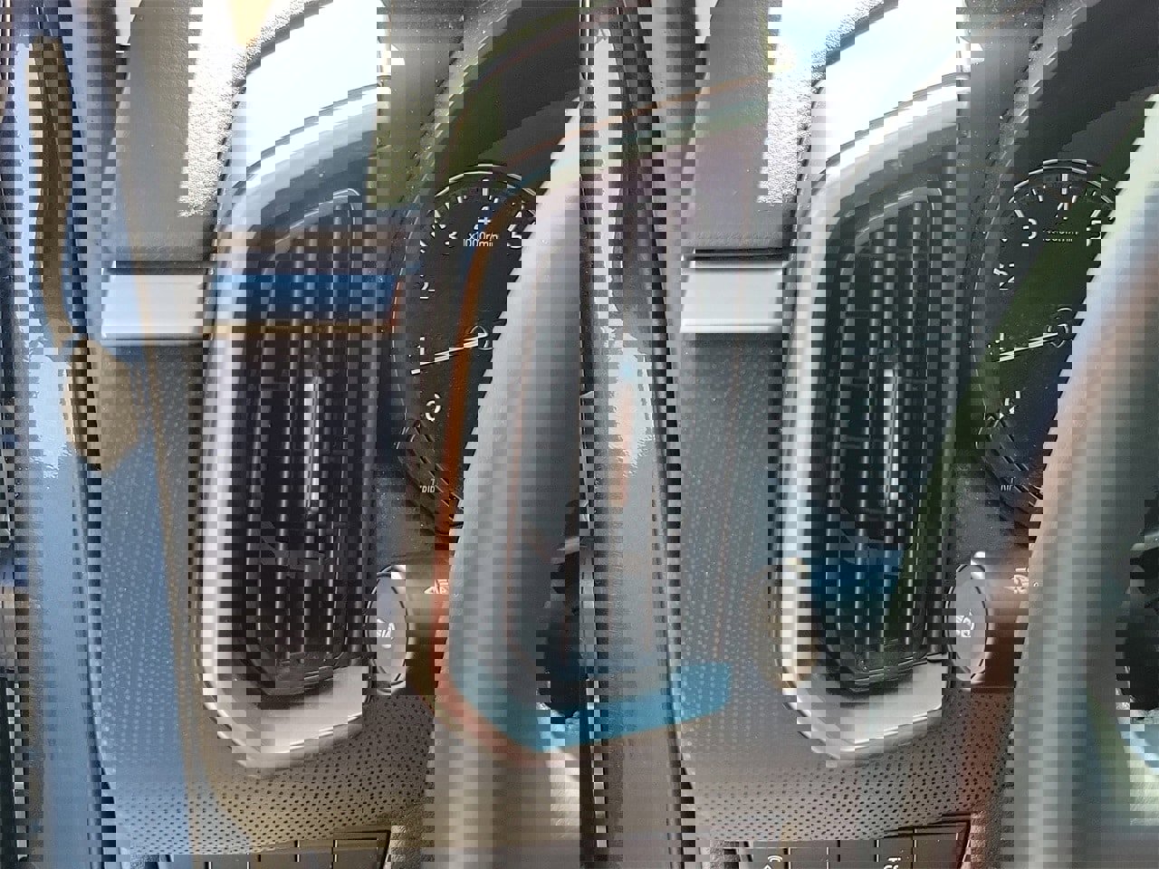 Used 2025 MAZDA CX-50 AWD 2.5 S w/ Premium Package image 32