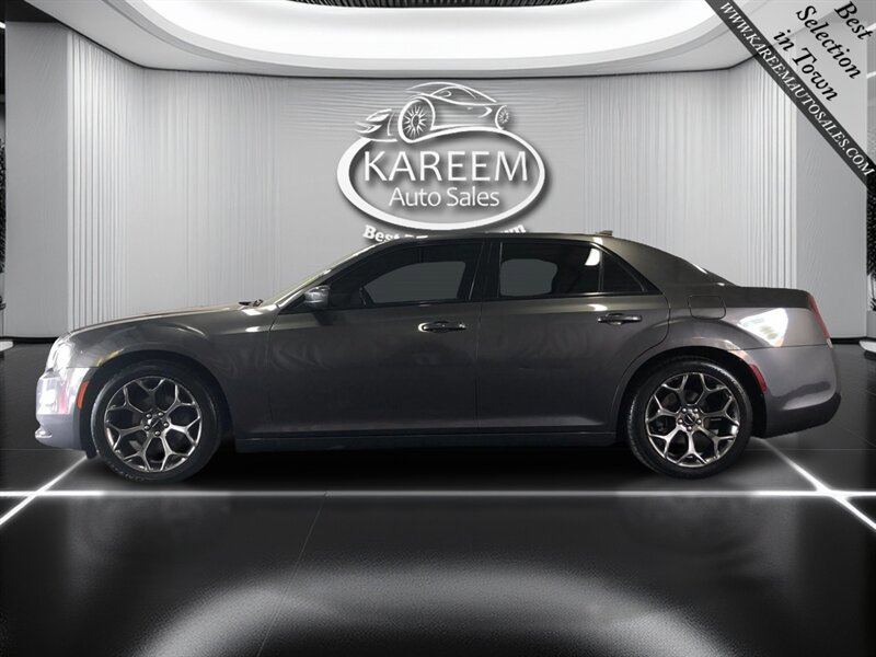 Used 2018 Chrysler 300 S RWD image 8