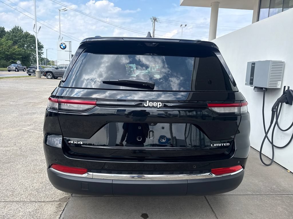 Used 2025 Jeep Grand Cherokee Limited w/ Luxury Tech Group II AWD/4WD image 4
