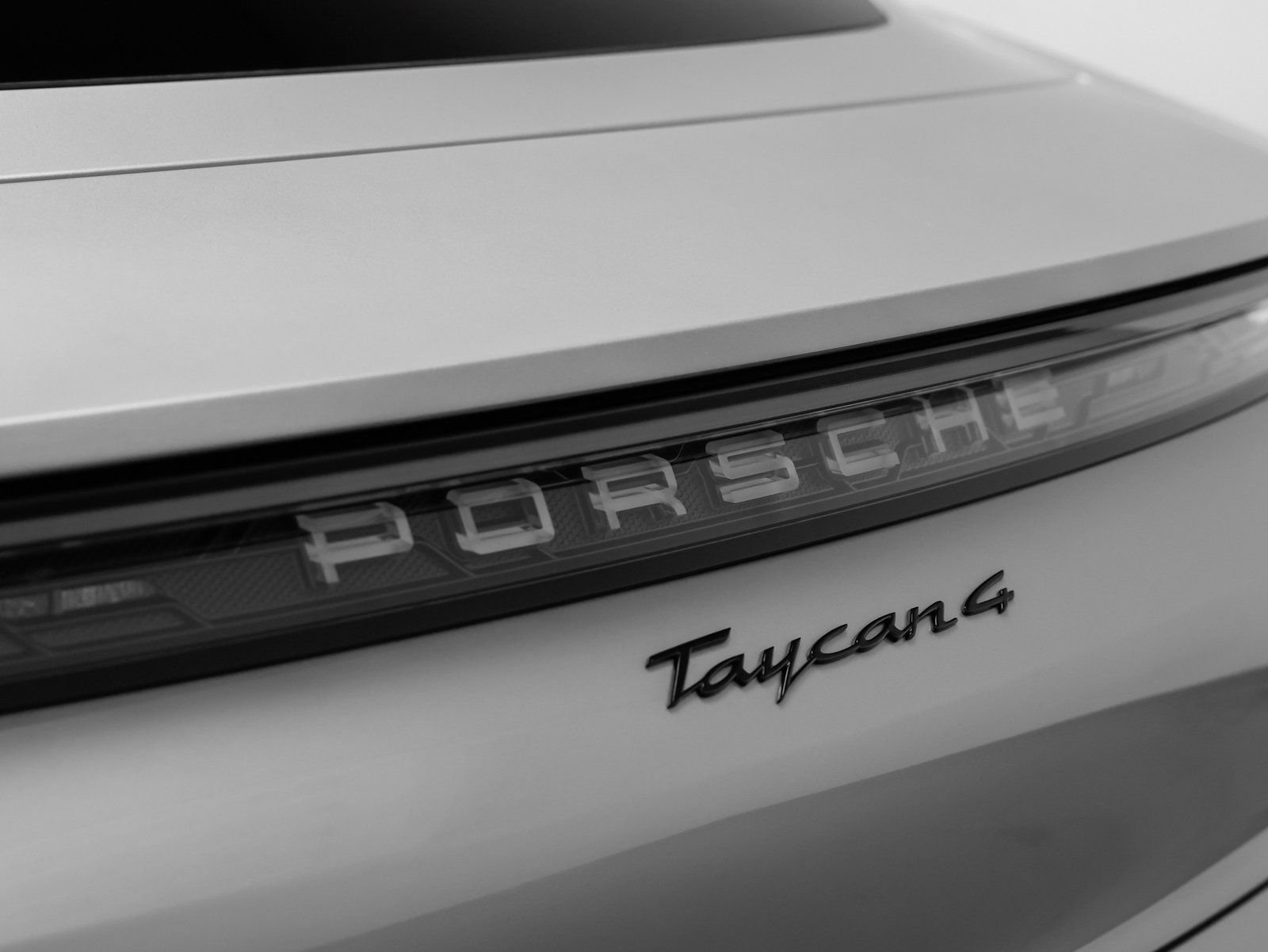New 2025 Porsche Taycan image 15