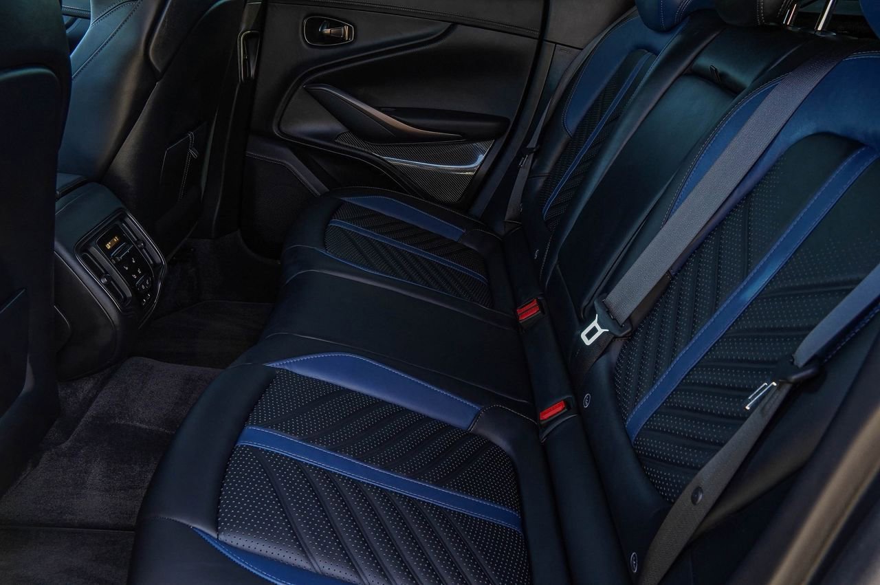 Used 2024 Aston Martin DBX 707 image 39