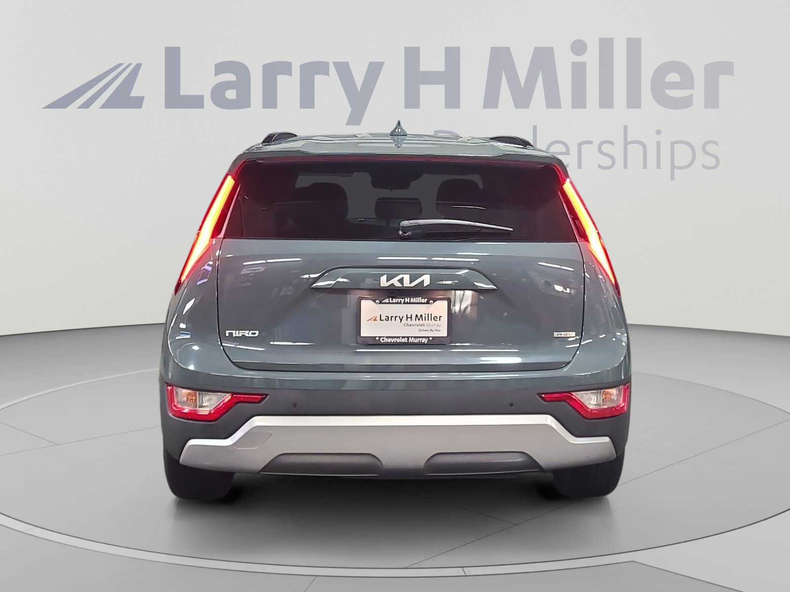 Used 2023 Kia Niro EX w/ EX Cold Weather Package FWD image 4