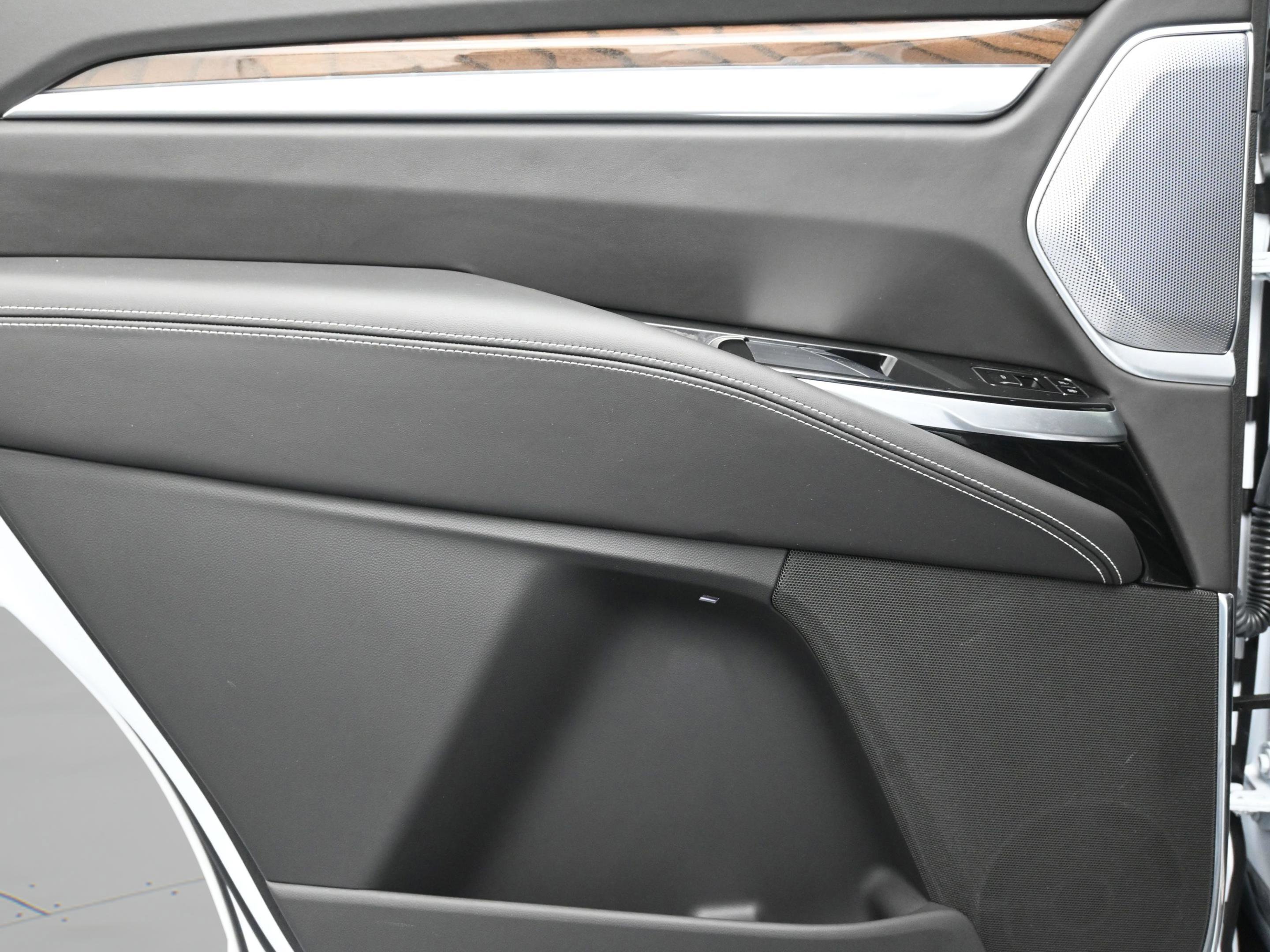 Used 2026 Cadillac Escalade Platinum Sport w/ LPO, ONYX Package image 12