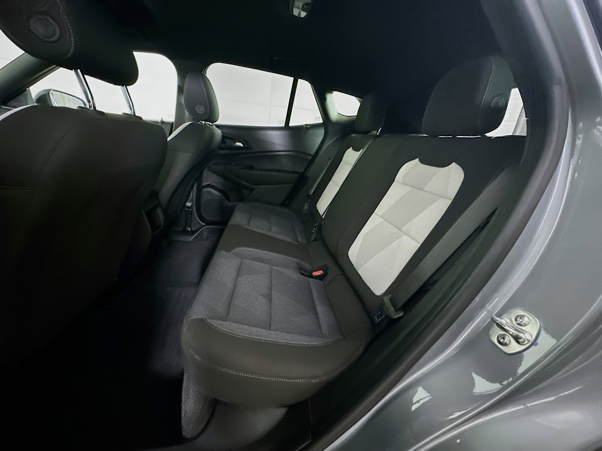 Used 2024 Chevrolet Trax RS w/ Driver Confidence Package image 28