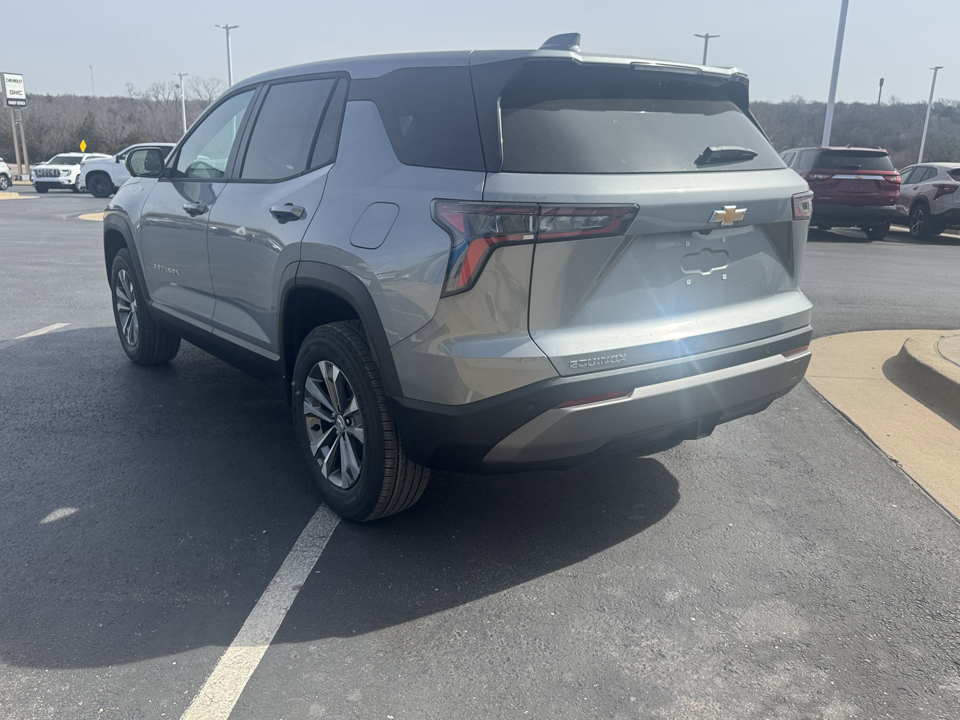 New 2026 Chevrolet Equinox LT image 3