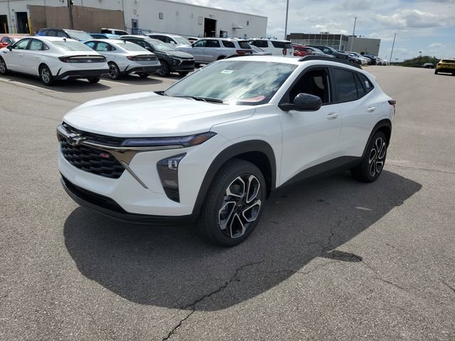 New 2026 Chevrolet Trax RS FWD image 2