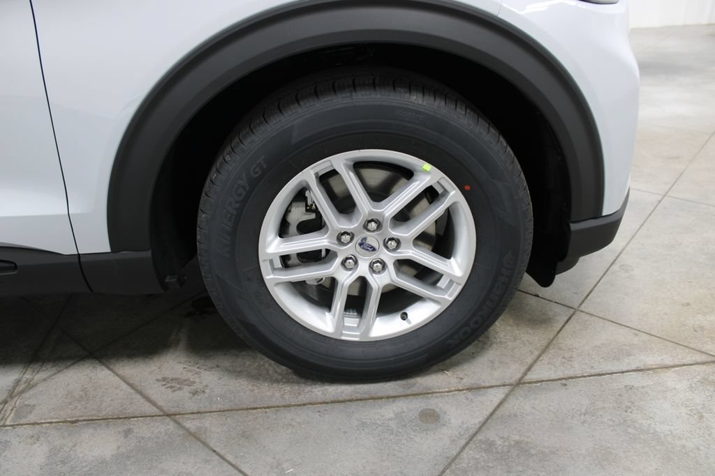 New 2026 Ford Explorer Active RWD image 39