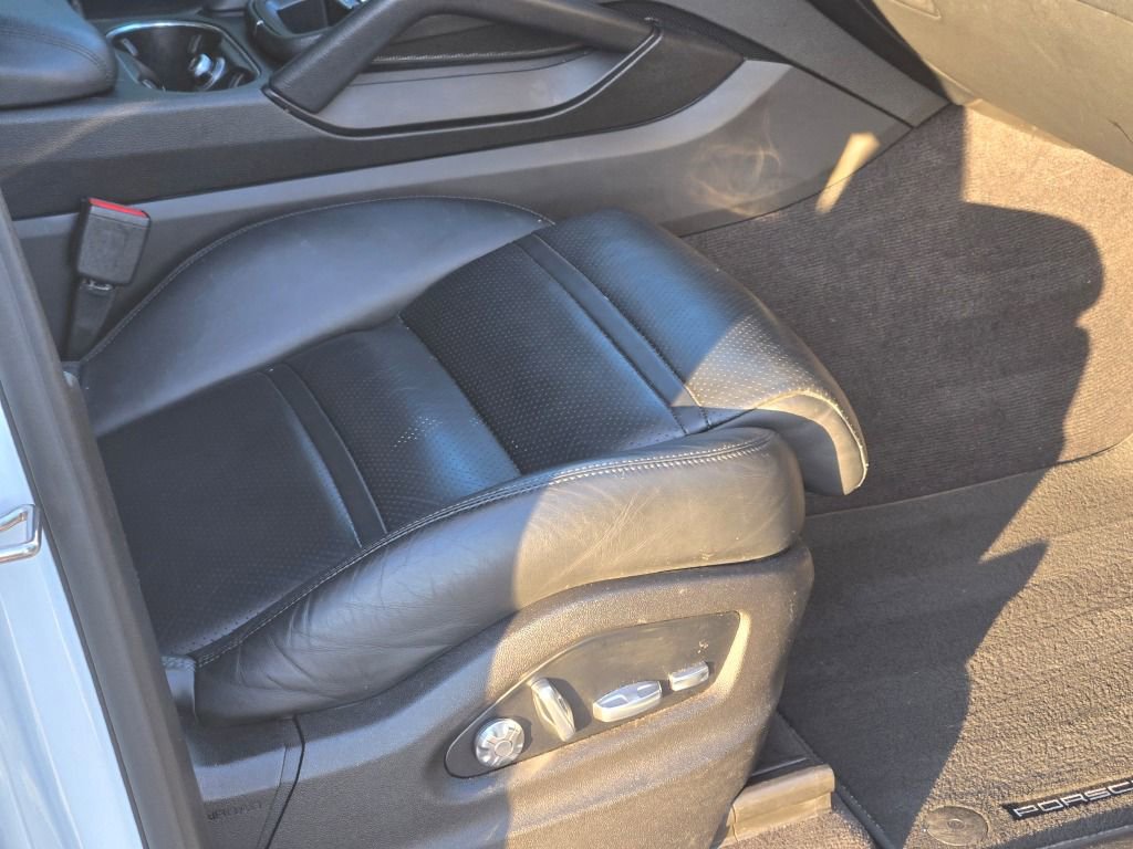 Certified 2020 Porsche Cayenne image 38