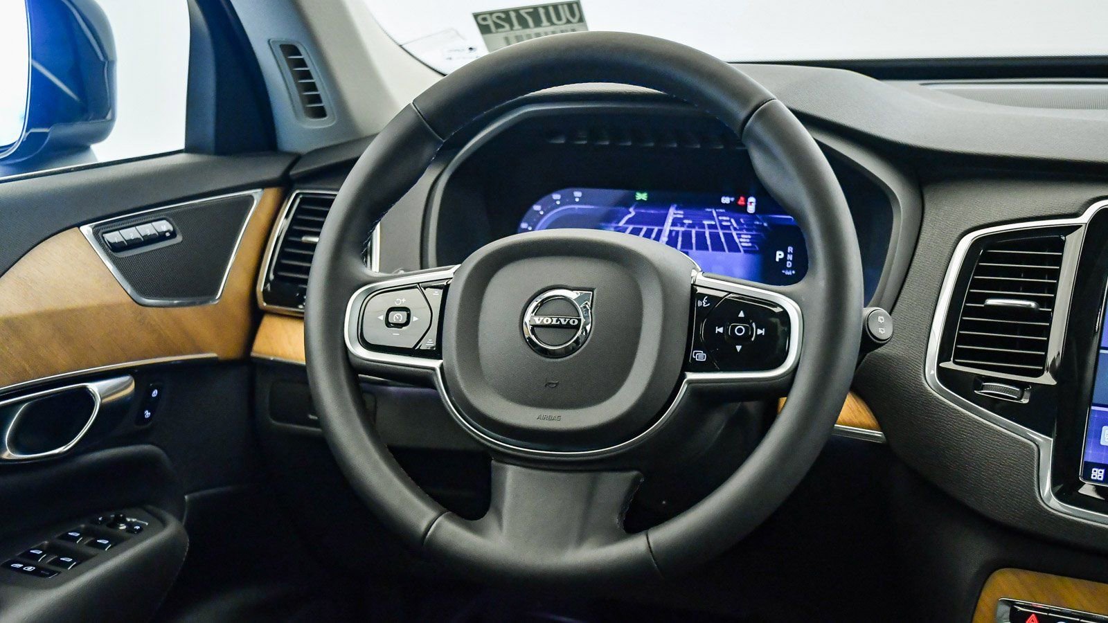 Used 2025 Volvo XC90 B6 Ultra AWD/4WD image 12