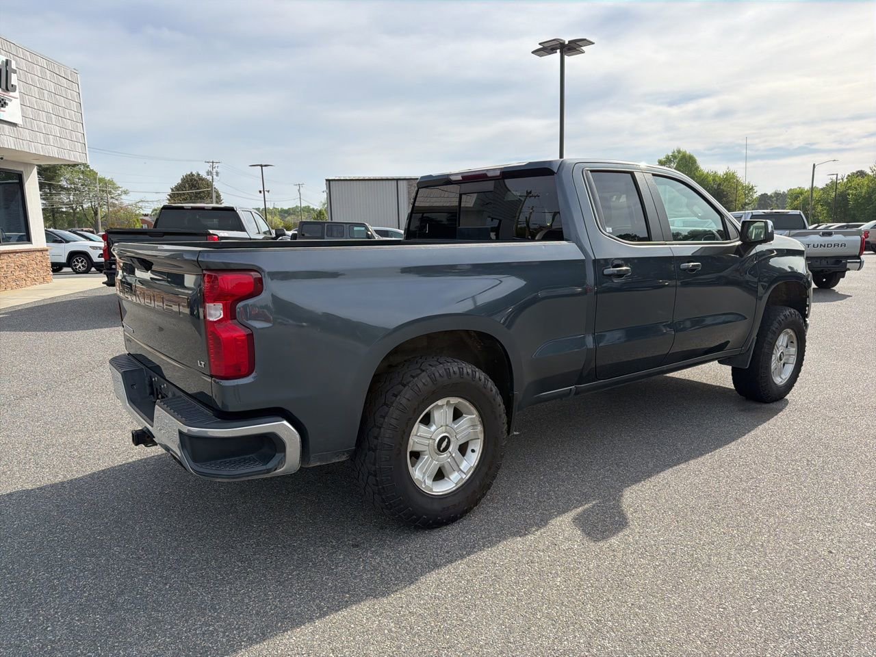 Used 2020 Chevrolet Silverado 1500 LT w/ All-Star Edition image 8