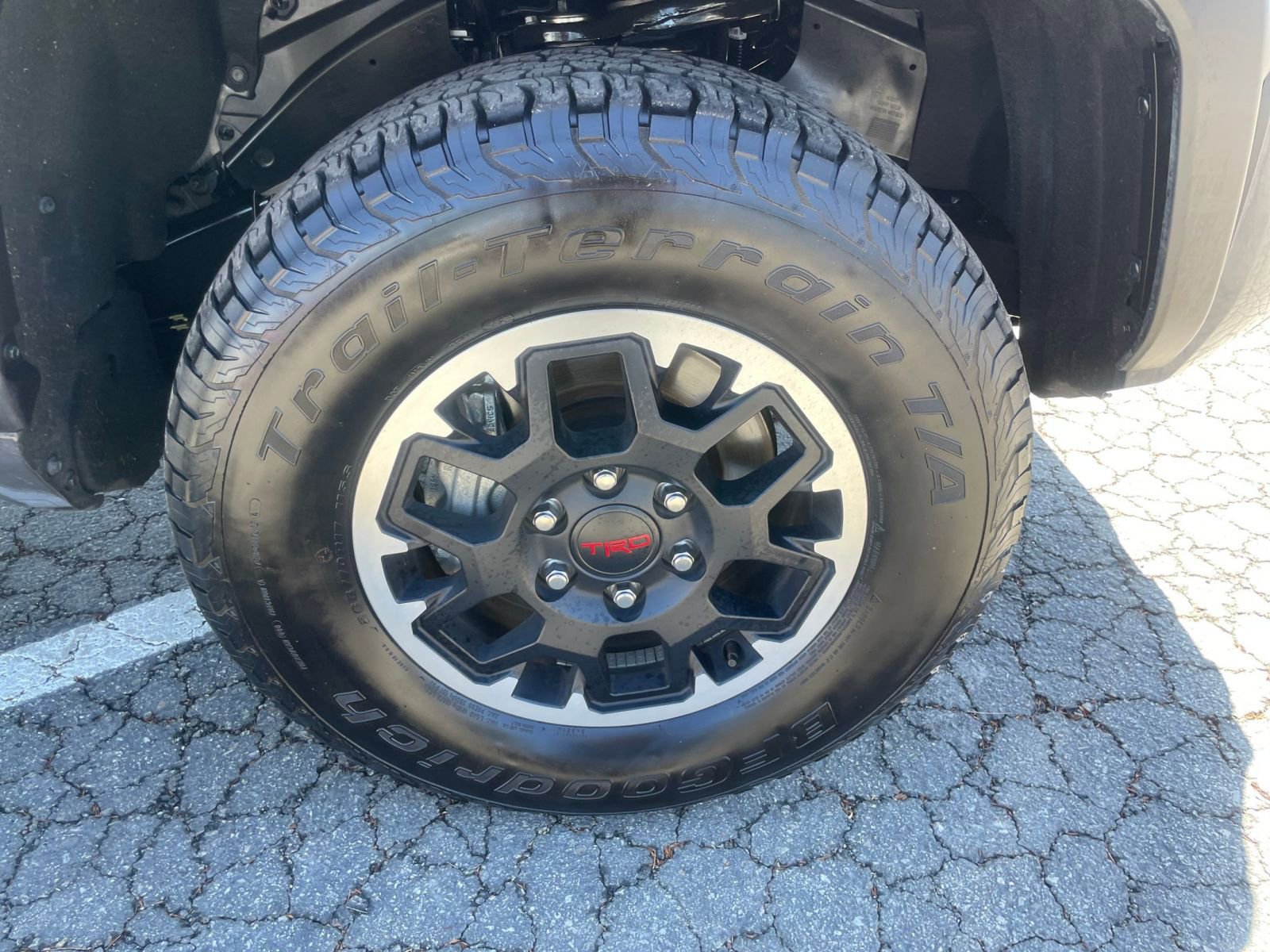 Used 2025 Toyota Tacoma TRD Off-Road AWD/4WD image 31
