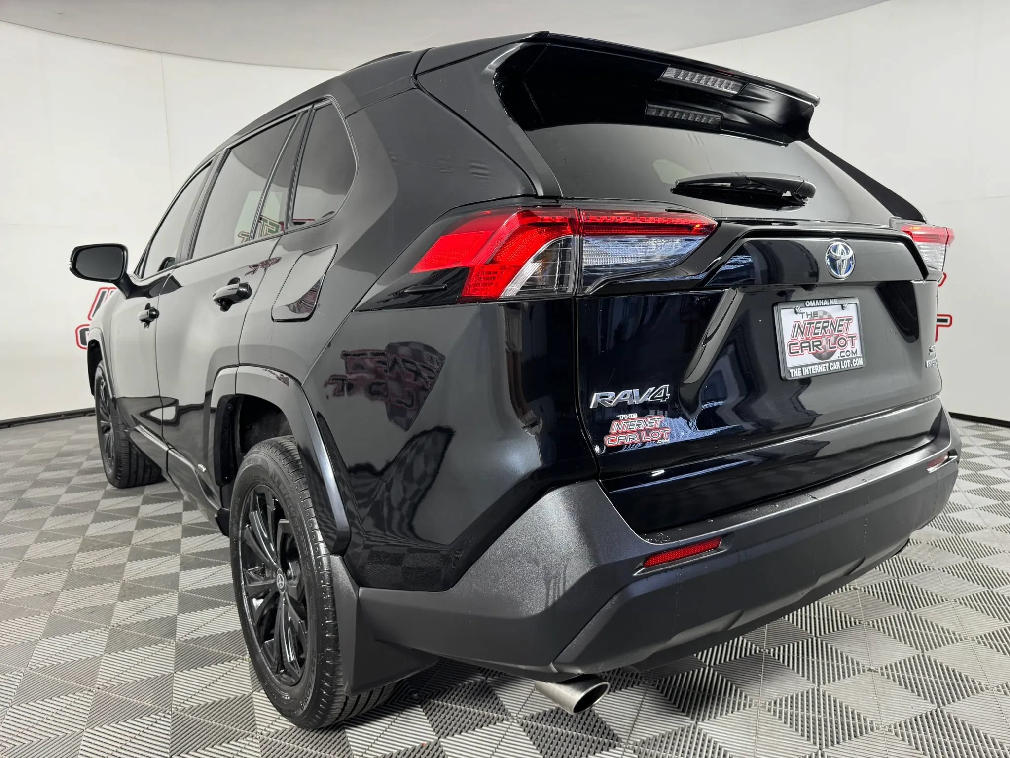 Used 2022 Toyota RAV4 SE AWD/4WD image 25