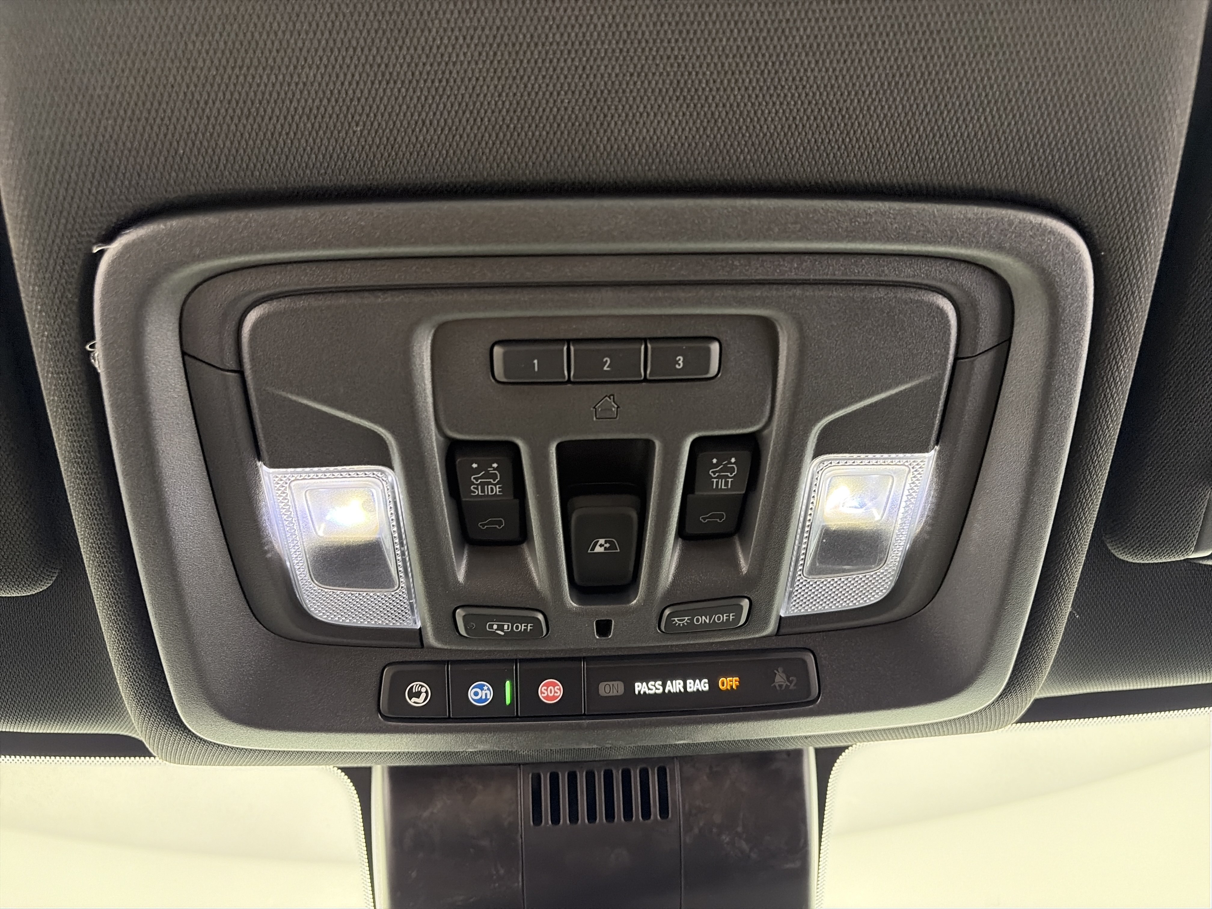 Used 2024 Chevrolet Silverado 1500 High Country w/ High Country Premium Package AWD/4WD image 32