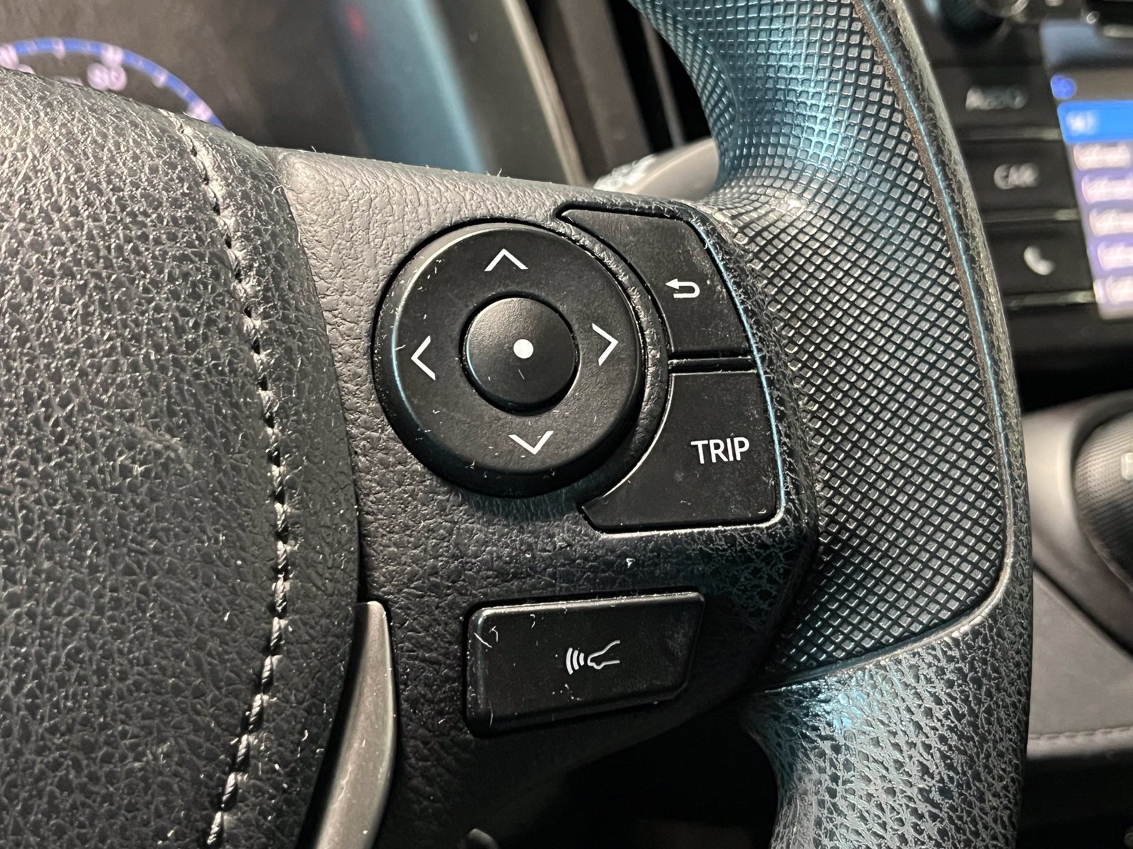 Used 2017 Toyota RAV4 LE w/ All Weather Liner Package AWD/4WD image 25