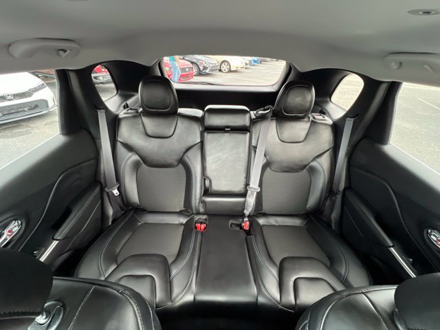 Used 2019 Jeep Cherokee Latitude Plus FWD image 17