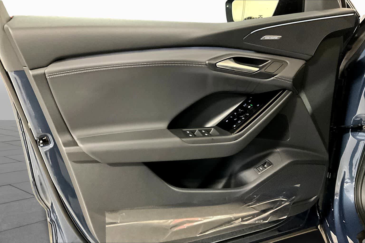 New 2027 Audi SQ6 e-tron Premium Plus AWD/4WD image 10