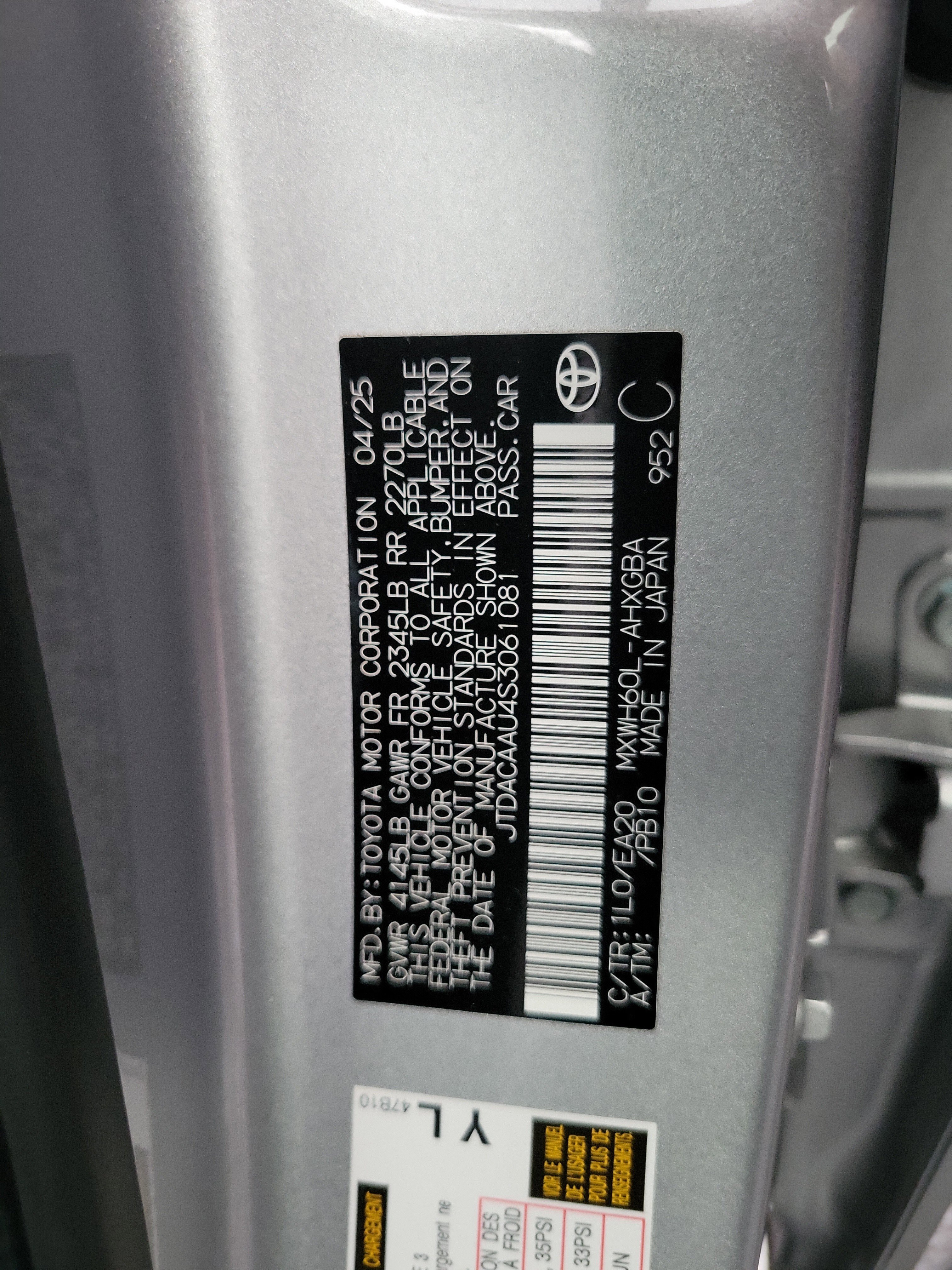 Used 2025 Toyota Prius XLE image 30