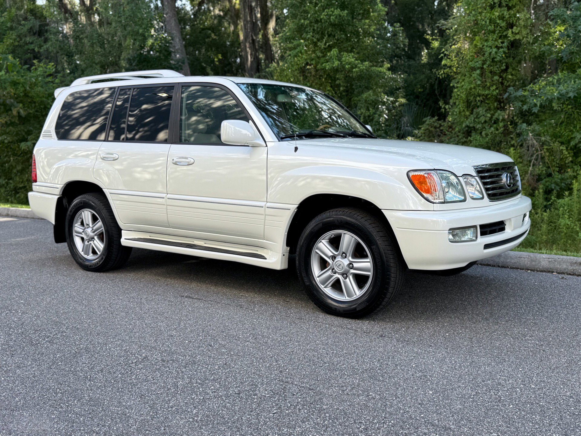 Used 2006 Lexus LX 470 4WD image 3