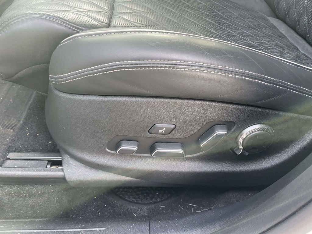 Used 2025 Genesis GV70 3.5T Sport w/ Sport Advanced Package image 30