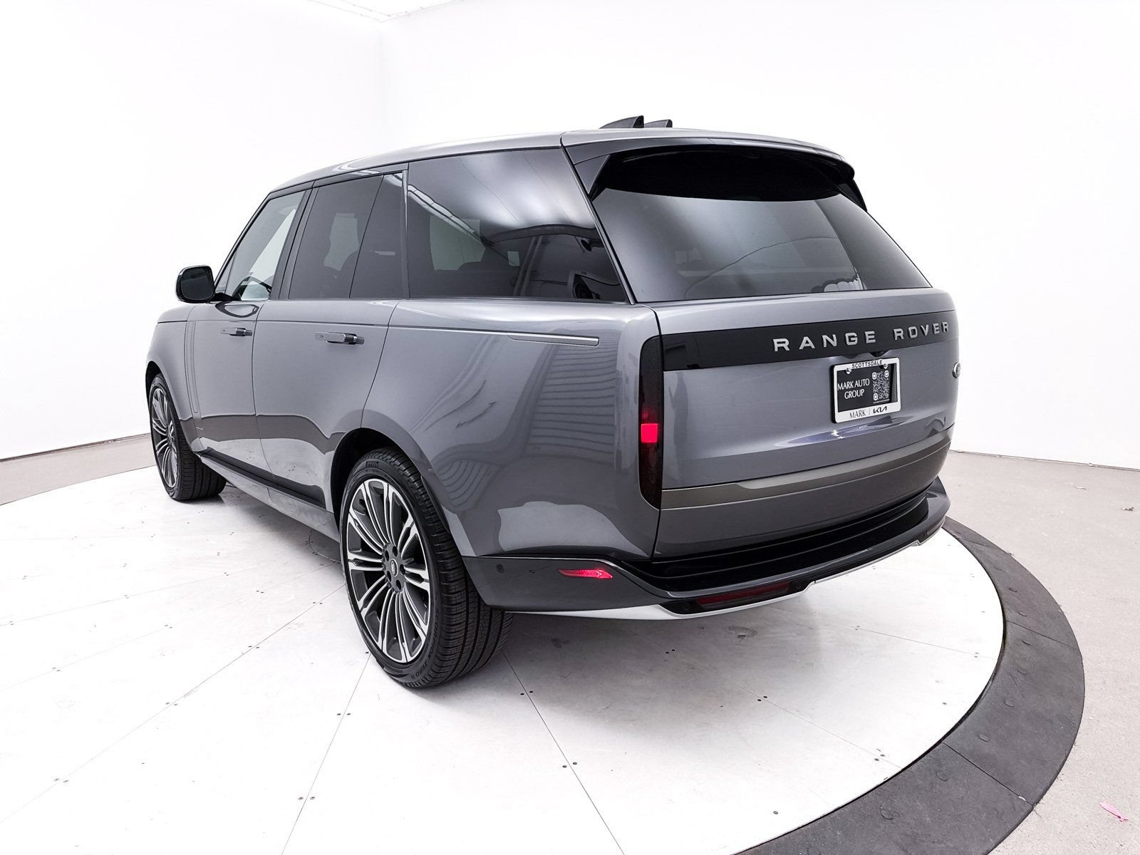 Used 2023 Land Rover Range Rover SE AWD/4WD image 25