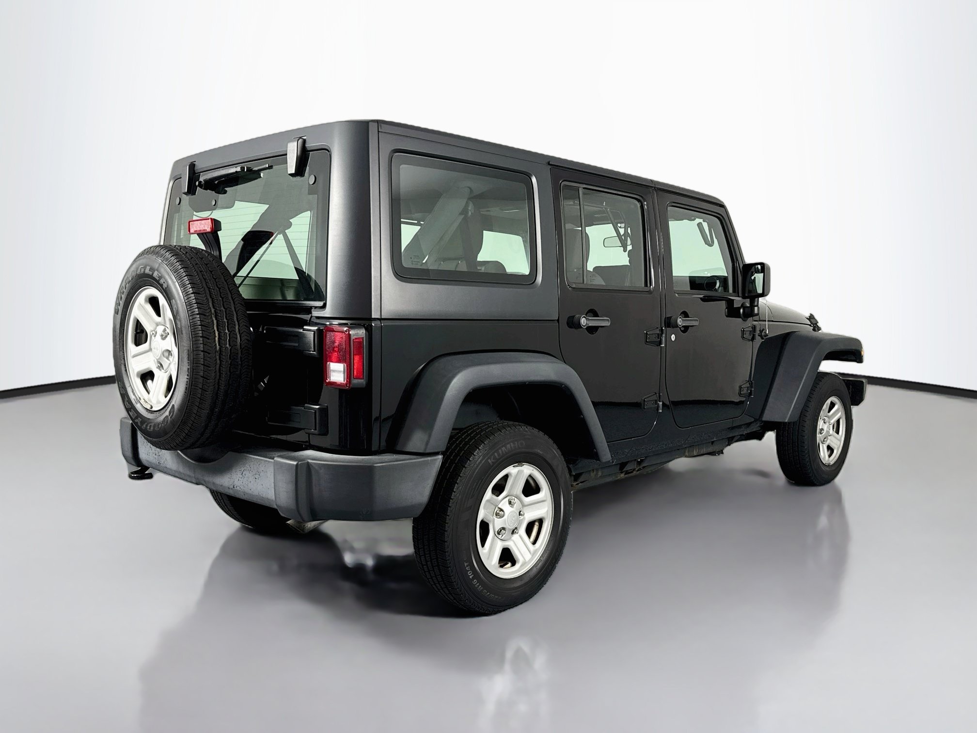 Used 2016 Jeep Wrangler Unlimited Sport AWD/4WD image 5