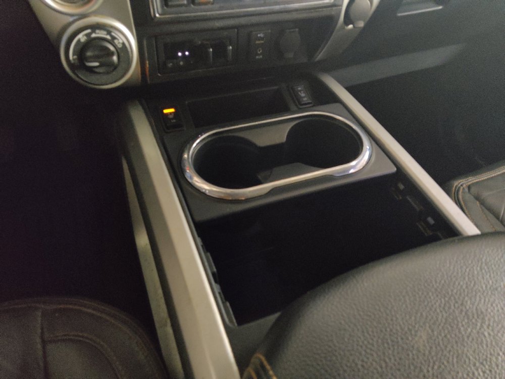 Used 2017 Nissan Titan SL image 26