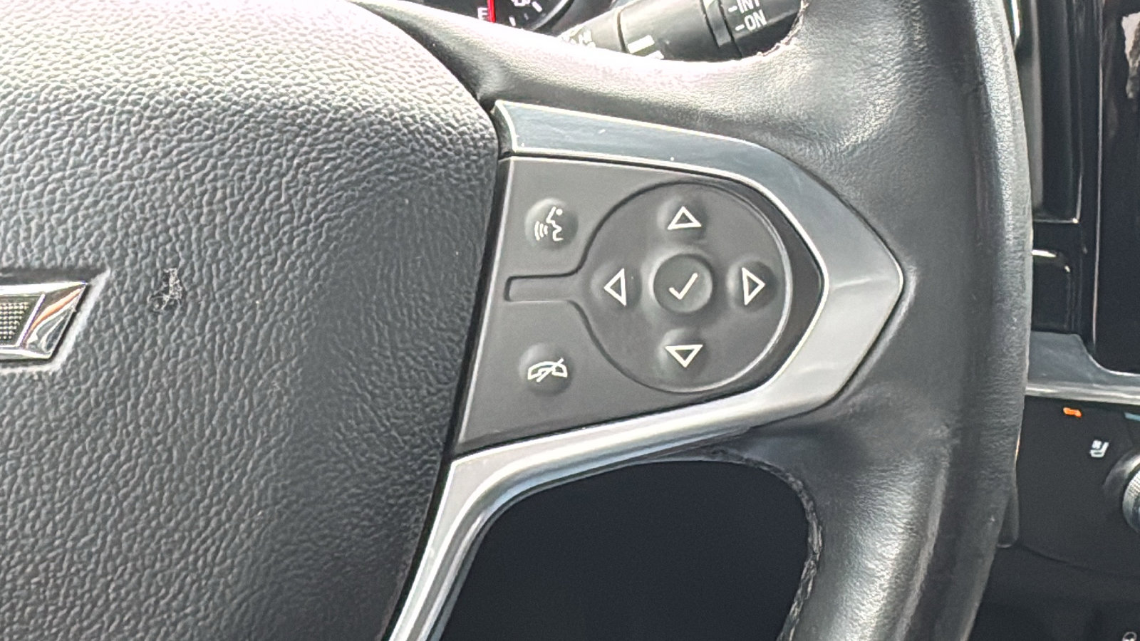 Used 2023 Chevrolet Traverse Premier w/ Redline Edition image 25