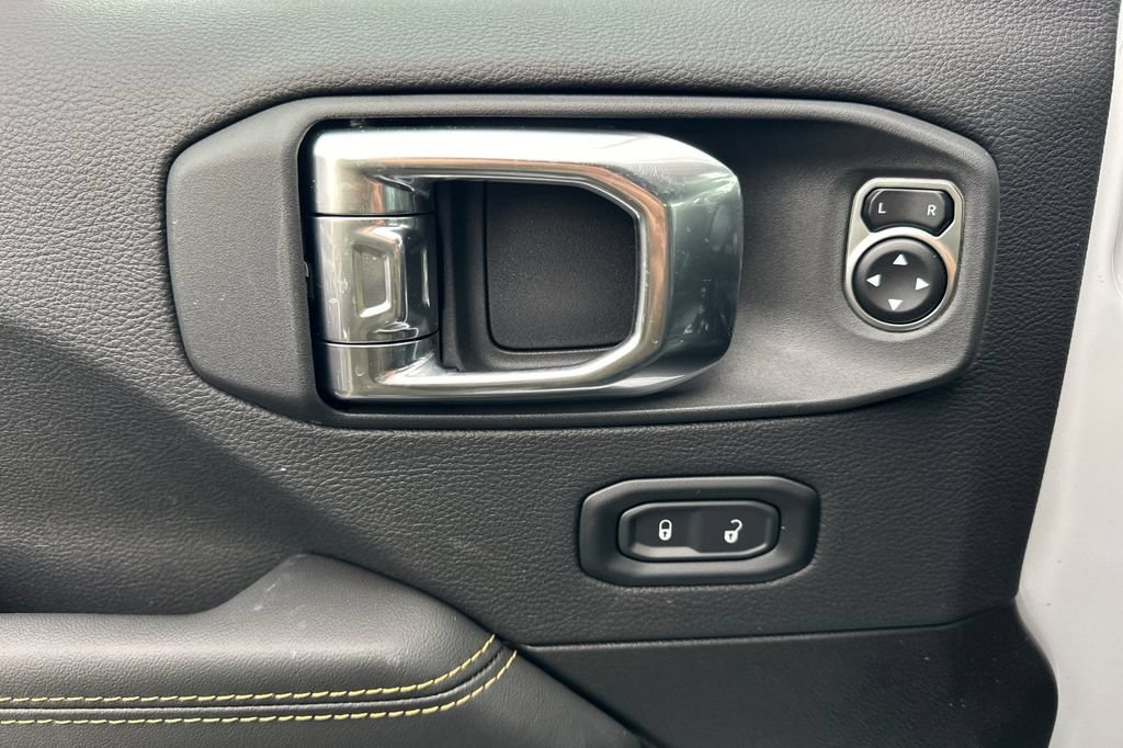 New 2025 Jeep Gladiator Sport AWD/4WD image 11