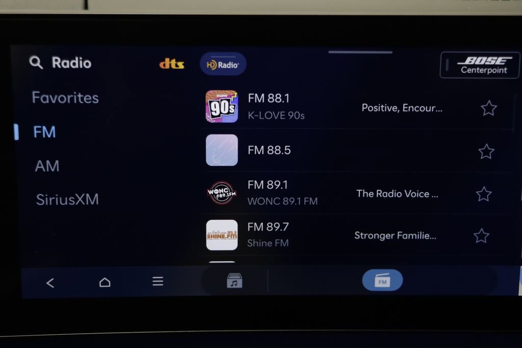 Used 2025 Hyundai Santa Fe Limited image 10