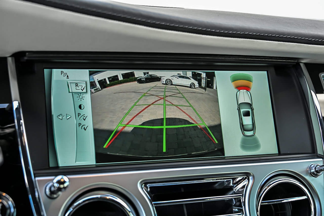 Used 2015 Rolls-Royce Wraith RWD image 32