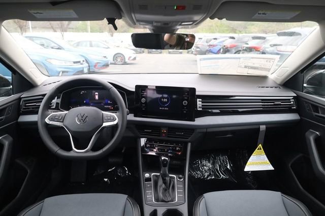 New 2026 Volkswagen Jetta SE image 6